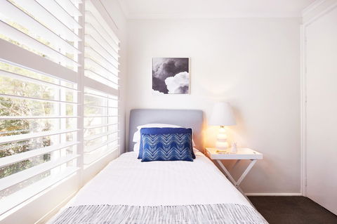 Bright And Spacious Family Home With Leafy Deck - Accommodation Fremantle 25
