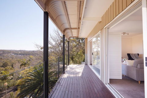 Bright And Spacious Family Home With Leafy Deck - Accommodation Fremantle 23