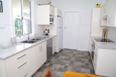 Fleur Cottage, 7 Willow Street - Accommodation Fremantle 3