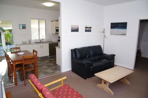 Fleur Cottage, 7 Willow Street - Accommodation Fremantle 5