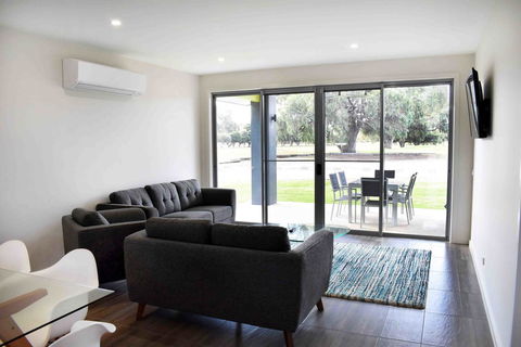 Comfort Suites Clubarham Golf Resort - Accommodation Fremantle 14