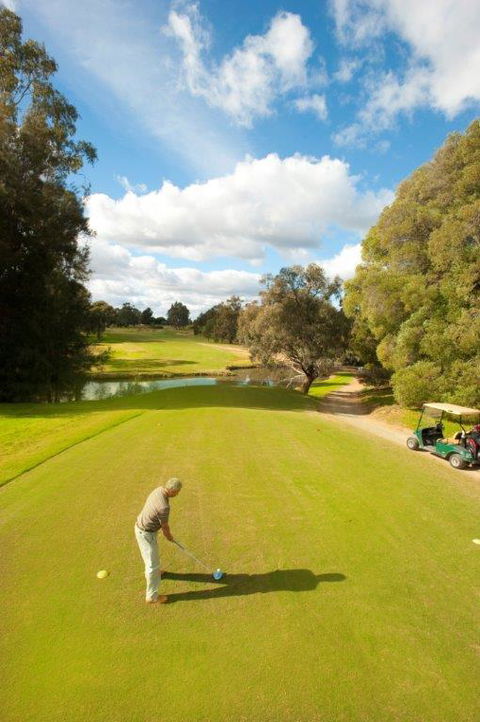 Comfort Suites Clubarham Golf Resort - Accommodation Fremantle 1