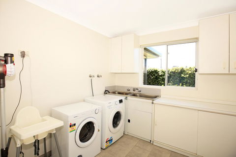 Neptune I Absolute Beachfront I Stunning Views - Accommodation Fremantle 25