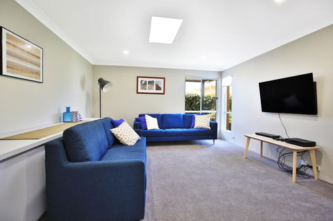 Neptune I Absolute Beachfront I Stunning Views - Accommodation Fremantle 7