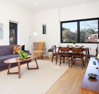 Stylish Apartment With Garage Near Bondi Beach - Accommodation Fremantle