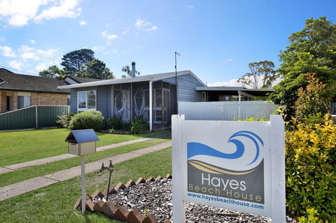Hayes Beach House I Award Winner I 4 Mins To Beach - Accommodation Fremantle 22