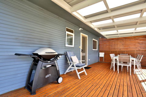 Hayes Beach House I Award Winner I 4 Mins To Beach - Accommodation Fremantle 7