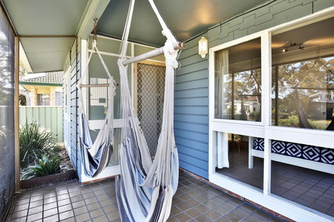 Hayes Beach House I Award Winner I 4 Mins To Beach - Accommodation Fremantle 16