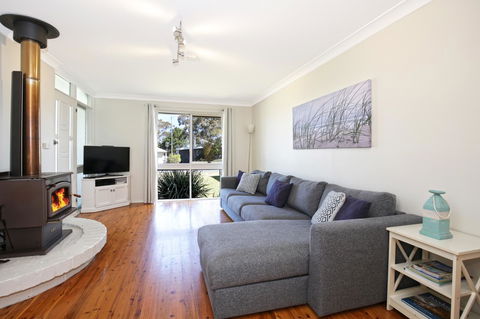 Hayes Beach House I Award Winner I 4 Mins To Beach - Accommodation Fremantle 2
