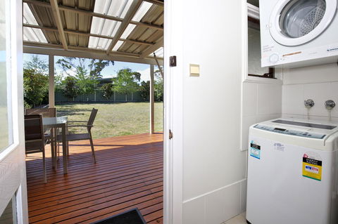 Hayes Beach House I Award Winner I 4 Mins To Beach - Accommodation Fremantle 15