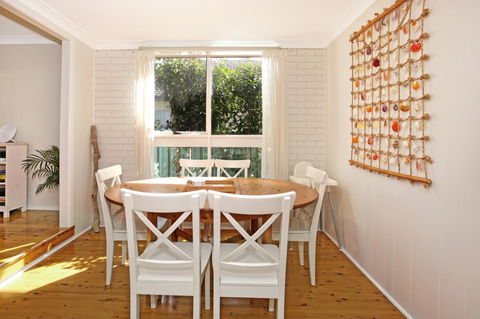 Hayes Beach House I Award Winner I 4 Mins To Beach - Accommodation Fremantle 13
