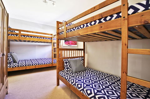 Hayes Beach House I Award Winner I 4 Mins To Beach - Accommodation Fremantle 10