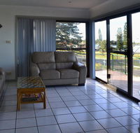 Oxley 8 at Tuncurry - Accommodation Fremantle