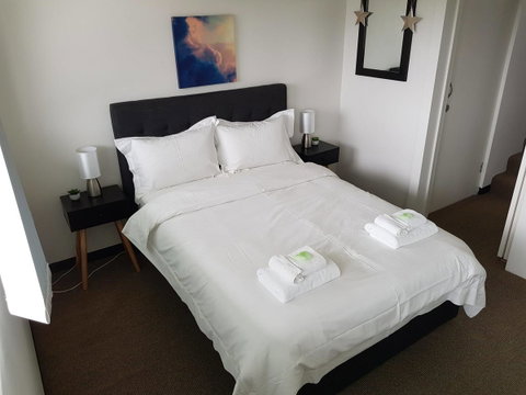 Manly Central Executive - Accommodation Fremantle 12