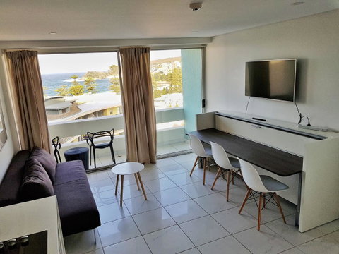 Manly Central Executive - Accommodation Fremantle 3