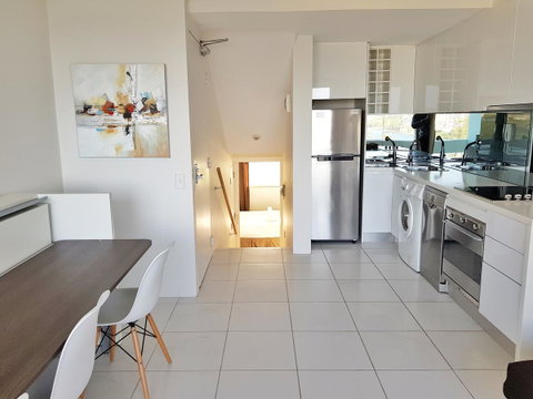 Manly Central Executive - Accommodation Fremantle 7