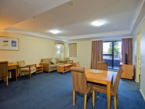 Oaks The Entrance Waterfront Suites - Accommodation Fremantle 8
