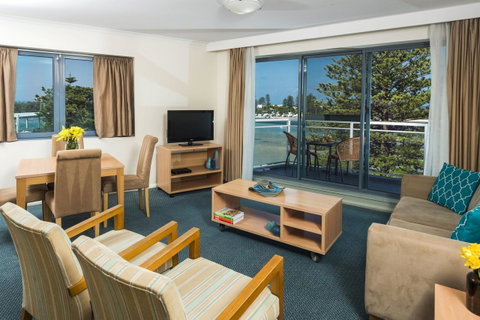 Oaks The Entrance Waterfront Suites - Accommodation Fremantle 2