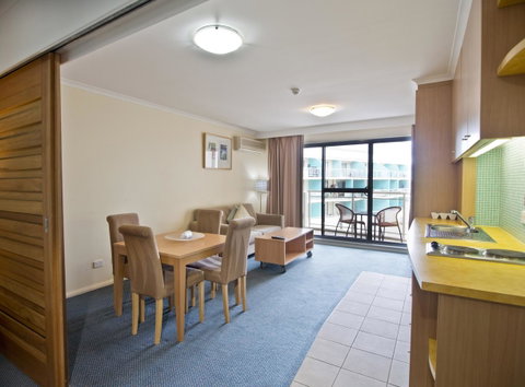 Oaks The Entrance Waterfront Suites - Accommodation Fremantle 11