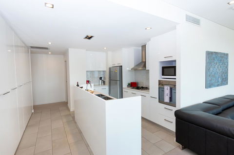 Brand New Executive Apartment - Accommodation Fremantle 4