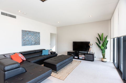 Brand New Executive Apartment - Accommodation Fremantle 22