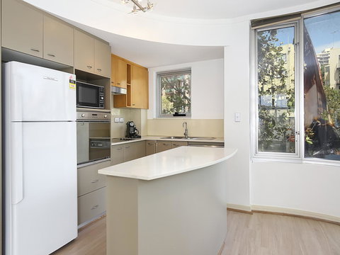 Lower Bridge And Sails - Executive 2BR Darlinghurst Apartment With Balcony And Rooftop Views - Accommodation Fremantle 3