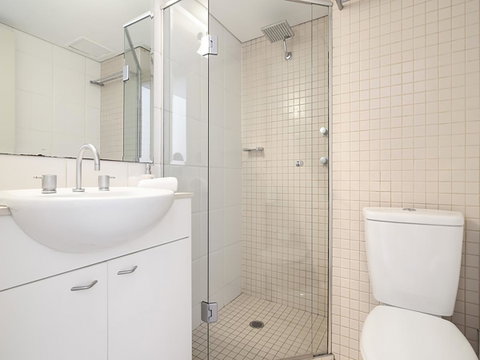 Lower Bridge And Sails - Executive 2BR Darlinghurst Apartment With Balcony And Rooftop Views - Accommodation Fremantle 9