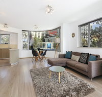 Lower Bridge and Sails - Executive 2BR Darlinghurst Apartment with Balcony and Rooftop Views - Accommodation Fremantle