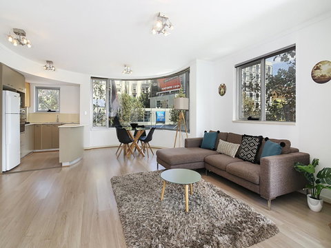 Lower Bridge And Sails - Executive 2BR Darlinghurst Apartment With Balcony And Rooftop Views - Accommodation Fremantle 0