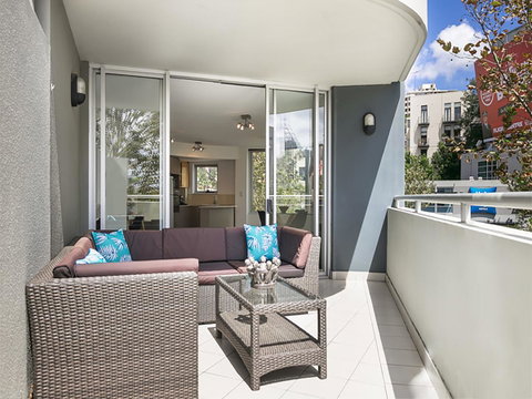 Lower Bridge And Sails - Executive 2BR Darlinghurst Apartment With Balcony And Rooftop Views - Accommodation Fremantle 5