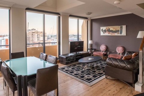 Seasons Harbour Plaza - Accommodation Fremantle 13