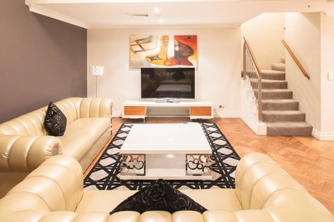 Seasons Harbour Plaza - Accommodation Fremantle 4