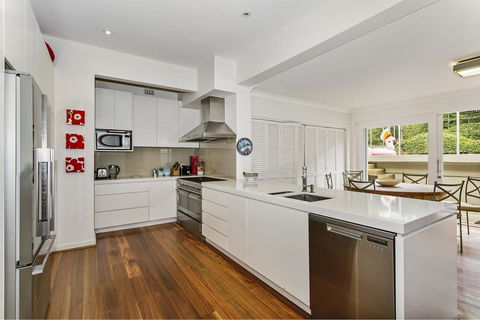 Summery, Spacious 4 Bed Home In Kurraba Point - Accommodation Fremantle 1