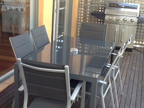 Villa De Saran Located Within Cypress Lakes - Accommodation Fremantle 7