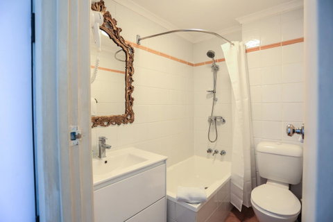 Little Coogee Hotel - Accommodation Fremantle 12