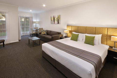 Best Western Plus Bolton On The Park - Accommodation Fremantle 6