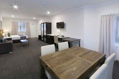 Best Western Plus Bolton On The Park - Accommodation Fremantle 9