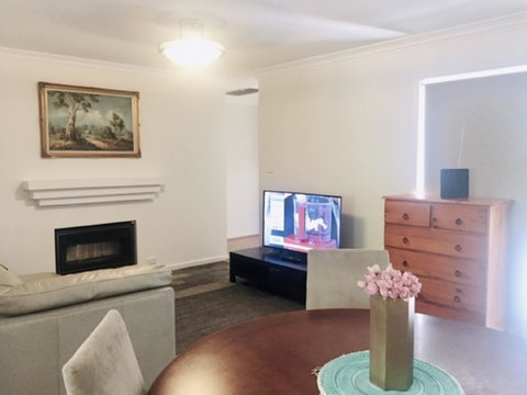 Beautiful Family Holiday House - Accommodation Fremantle 4
