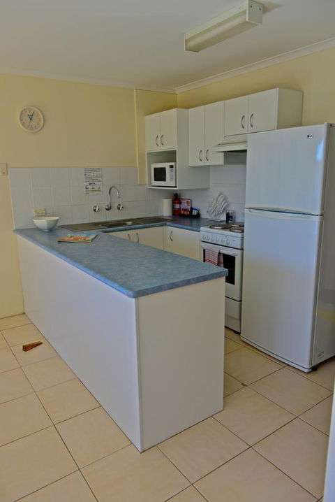 Beach House Holiday Apartments - Accommodation Fremantle 12
