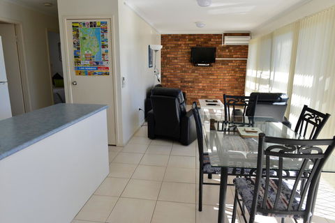 Beach House Holiday Apartments - Accommodation Fremantle 8