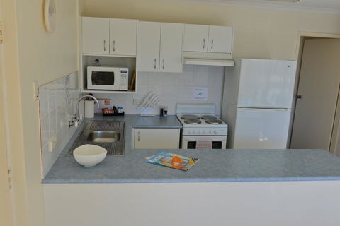 Beach House Holiday Apartments - Accommodation Fremantle 6
