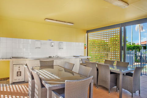 South Pacific Apartments - Accommodation Fremantle 6