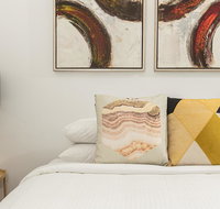Elegant family home close to harbour and views - Accommodation Fremantle