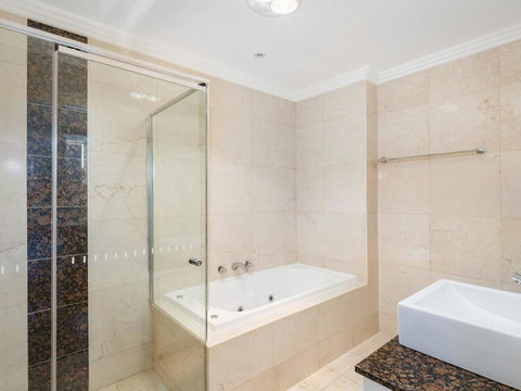 Regatta 13 - Accommodation Fremantle 6