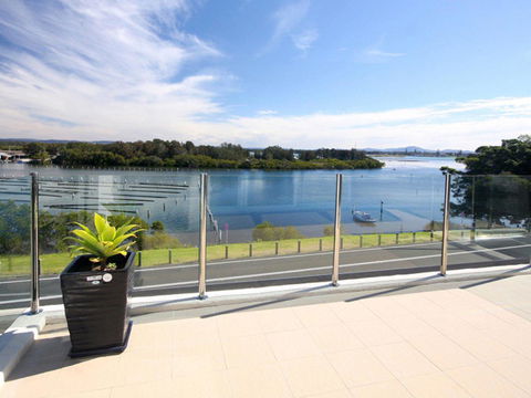 Regatta 13 - Accommodation Fremantle 1