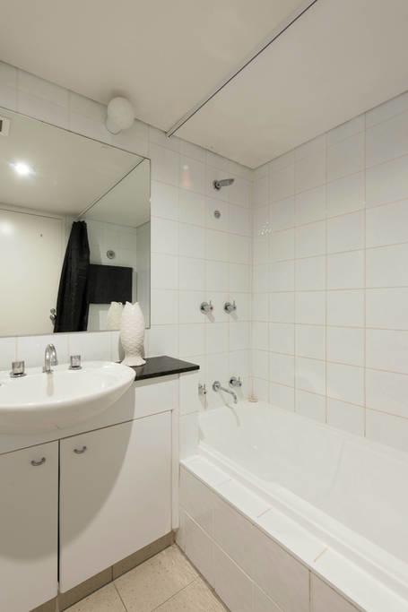 Grande Esplanade Studio - Accommodation Fremantle 11