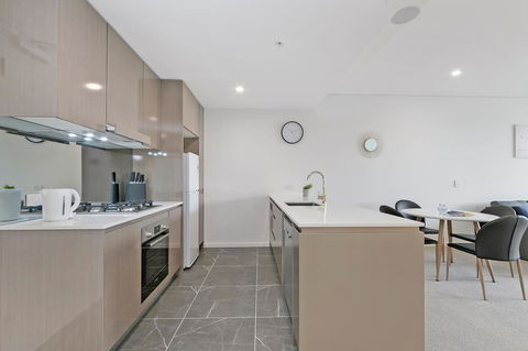 Stylish And Neat Two Bed Apartment In Wentworth Point - Accommodation Fremantle 5