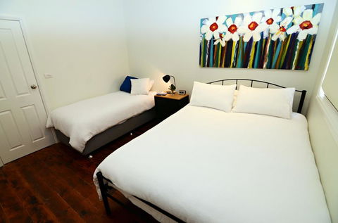 Thelma's Temora - Accommodation Fremantle 5