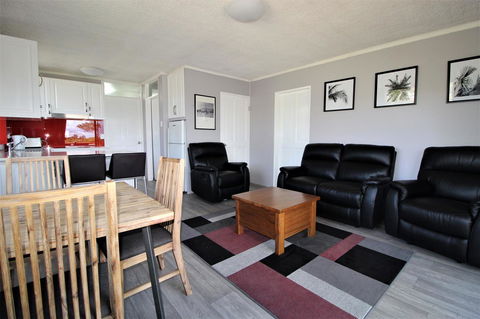 Beachfront 3, 25 Willow Street - Accommodation Fremantle 0