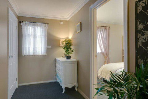 Mountainside B & B - Accommodation Fremantle 25